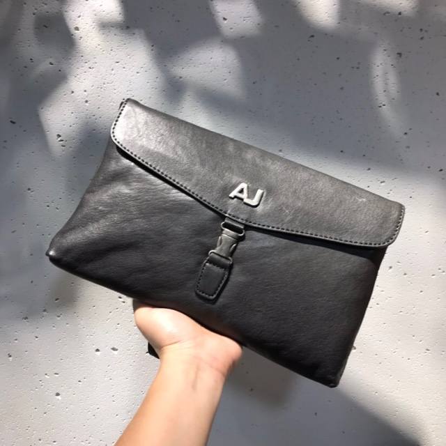Original Aj Armani men's clutch, made of imported layered vegetable tanned cowh