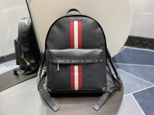 Bally Men's Backpack Size: 30 x 14 x 42 cm. Made of top-grain cowhide with custo