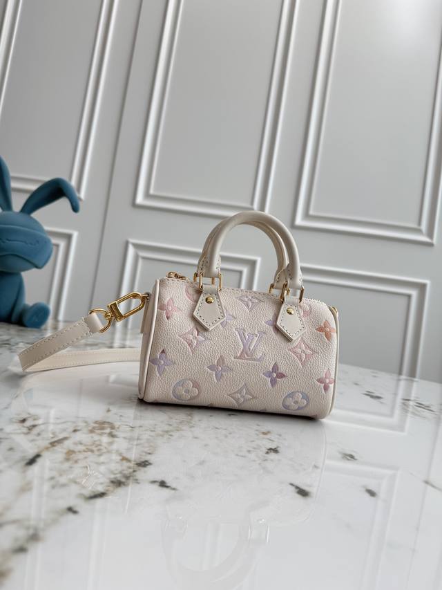 Exclusive background dynamic chip. Premium original Nano Speedy handbag M25591