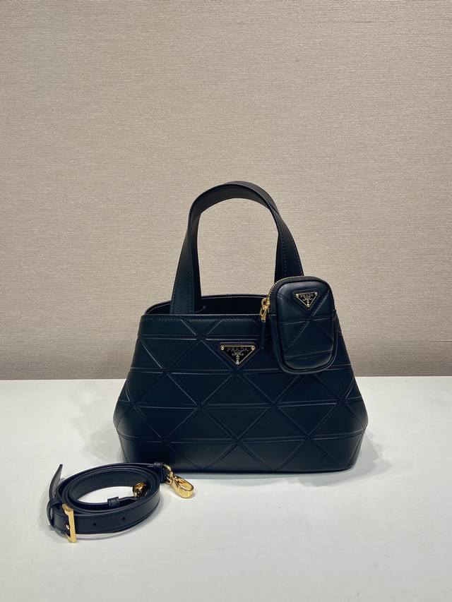 New arrival tote bag 1Bg548 small This versatile tote bag features refined and