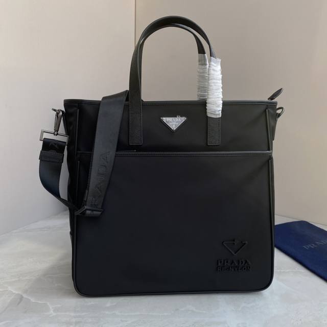 p's new men's bag, 2Vg032, original plastic label, made of imported nylon and Sa