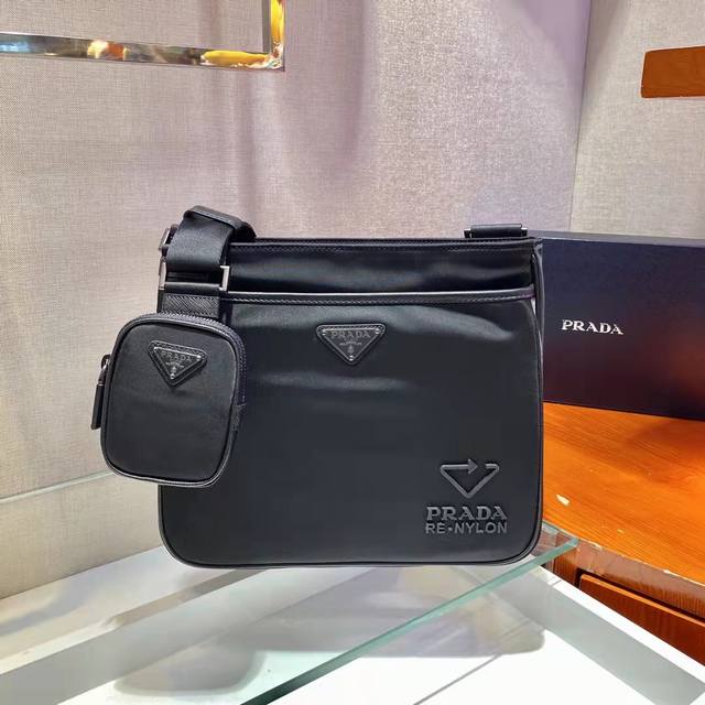 New 2Vh118 Men's Crossbody Bag from the Eco-Friendly Collection. This square sh