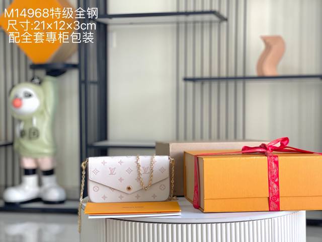 163 Chip Premium with full packaging Premium all-steel hardware Original leather