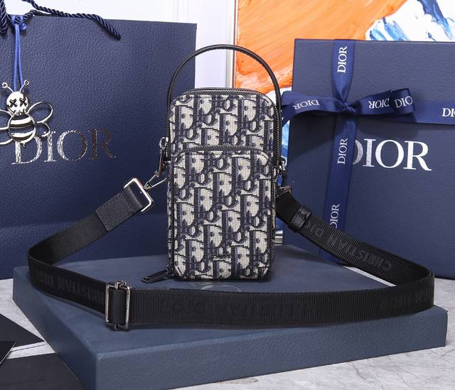 Top-quality original single-handle clutch [Fu][Fu] This clutch features Dior's s