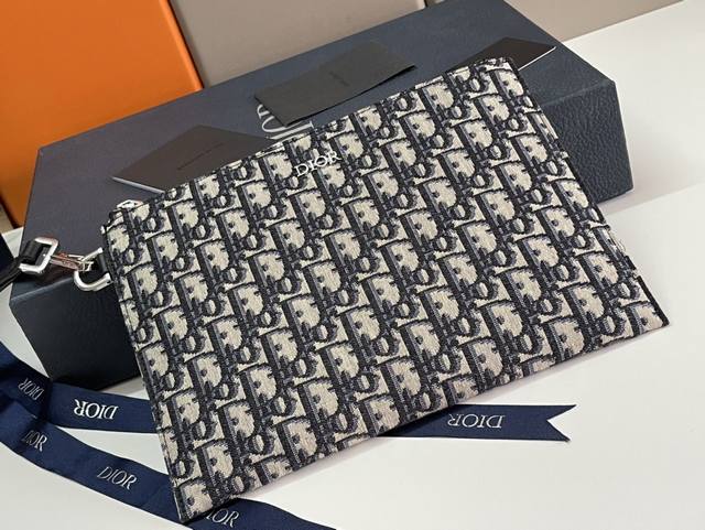 Top original qualityDior Oblique clutch comes with authentic boxModel: 2Obca2250