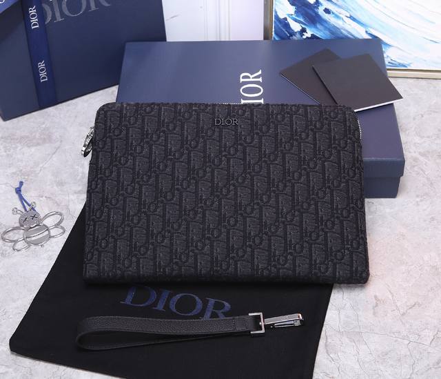 Top original qualityDior Oblique clutch comes with authentic black boxModel: 2Ob