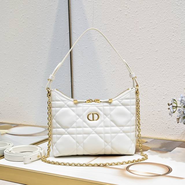 This 30 Montaigne Dior Love Mini Chain Handbag is stylish, modern, and practical