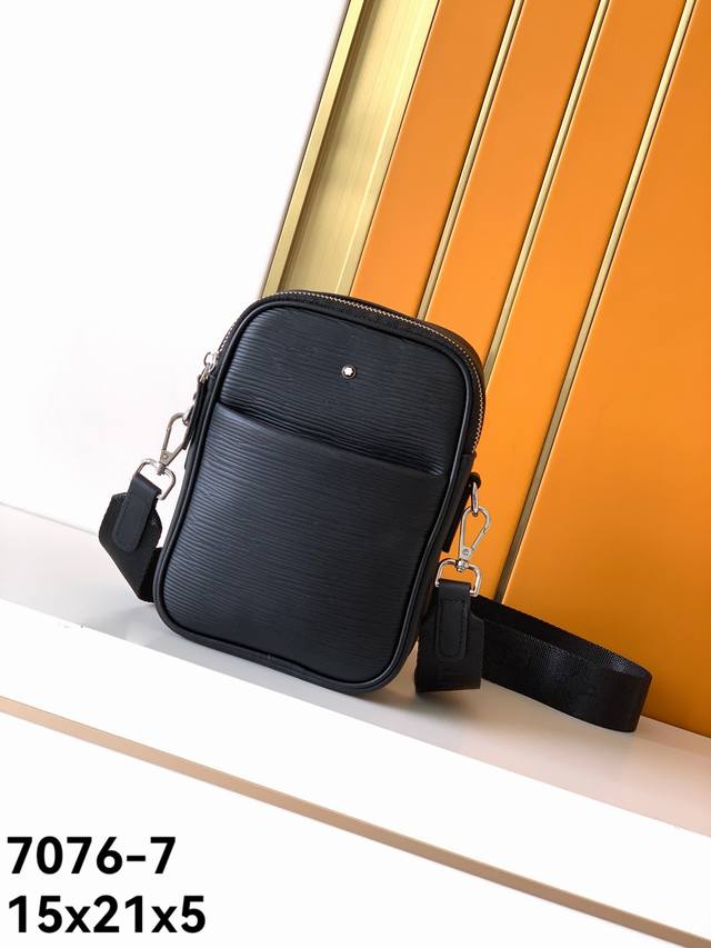 New crossbody model: 7076-7# Original counter water ripple top layer cowhide #T