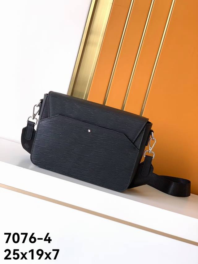 New crossbody model: 7076-4# Original counter water ripple top layer cowhide #T