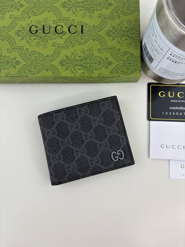 Guccl wallets, a new series of slim and compact small leather goods, are refresh