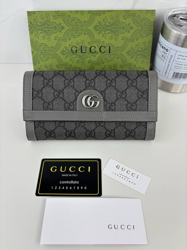 The Guccl Gg logo evolved from the diamond quilting pattern that emerged in the