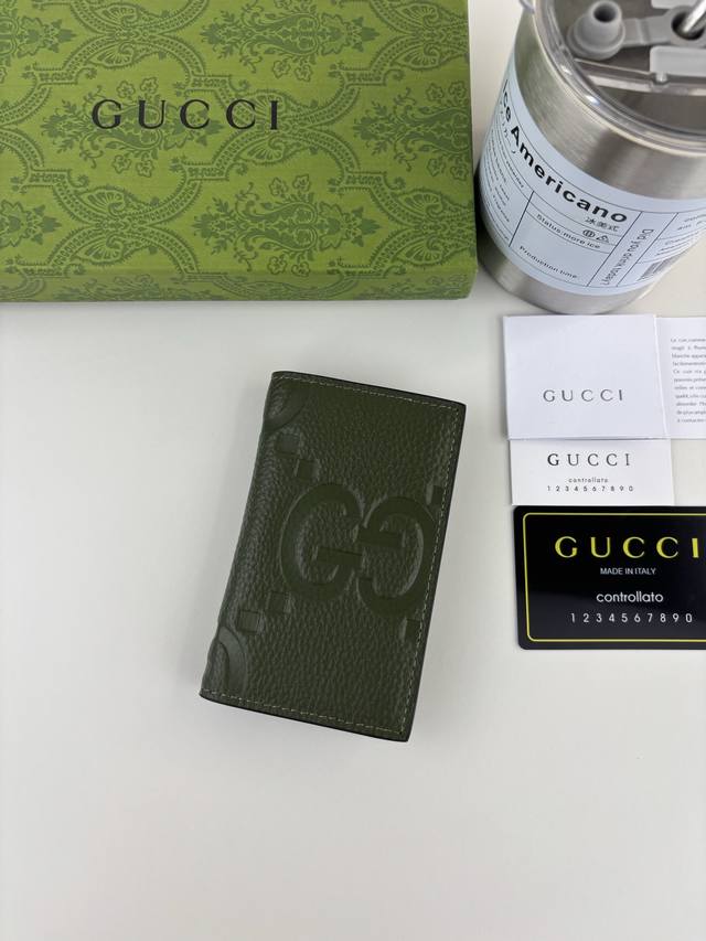 Guccl Gg transforms heritage, creativity, and innovation into a vibrant collecti