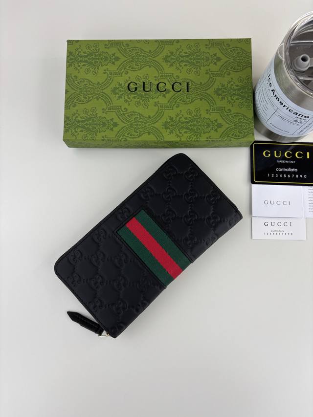 Guccl New arrival, embossed cowhide! Made with logo webbing, embossed logo, 18K