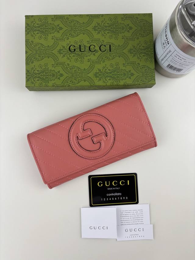 The Guccl Blondie collection features one of the brand's boldest patterns paire