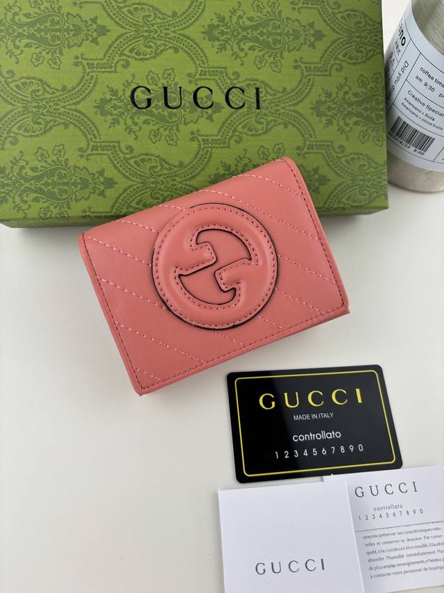 Guccl's Blondie card holder. The Gucci Blondie collection features one of the b