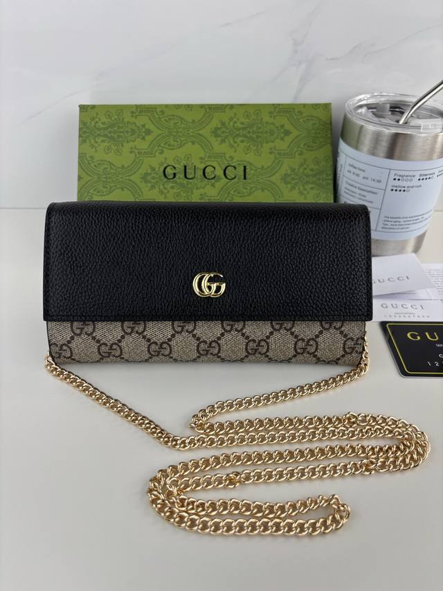 Guccl's new Ophidia collection features classic Double G hardware, with new styl