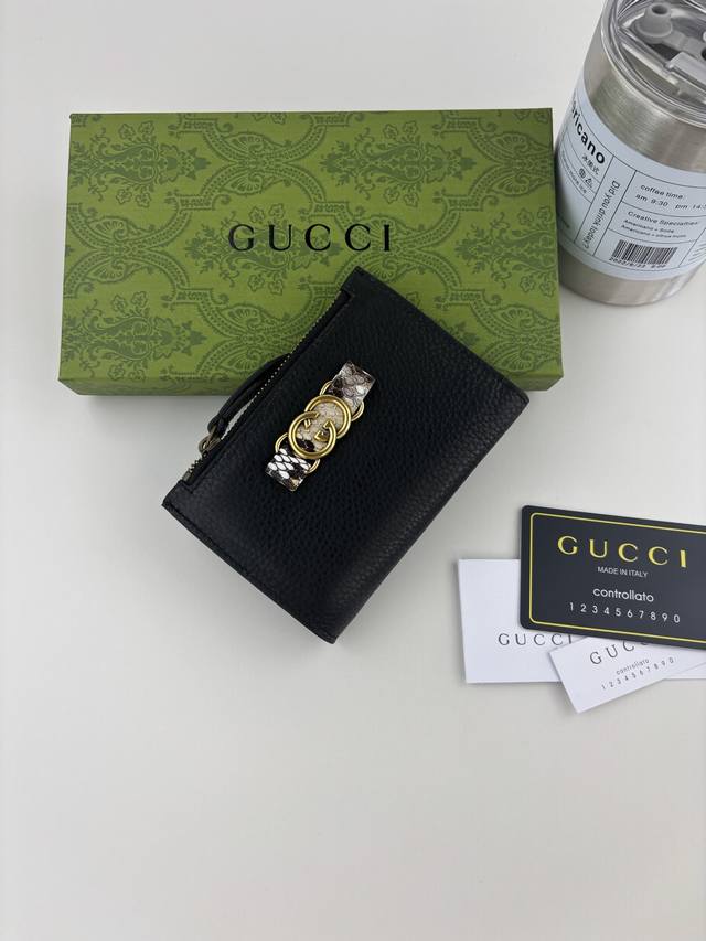 Guccl summer series, the new wallet is made of black leather, the front bow is m