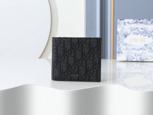 Style 027 Crafted in black and black Oblique print fabric, with a Dior signatur
