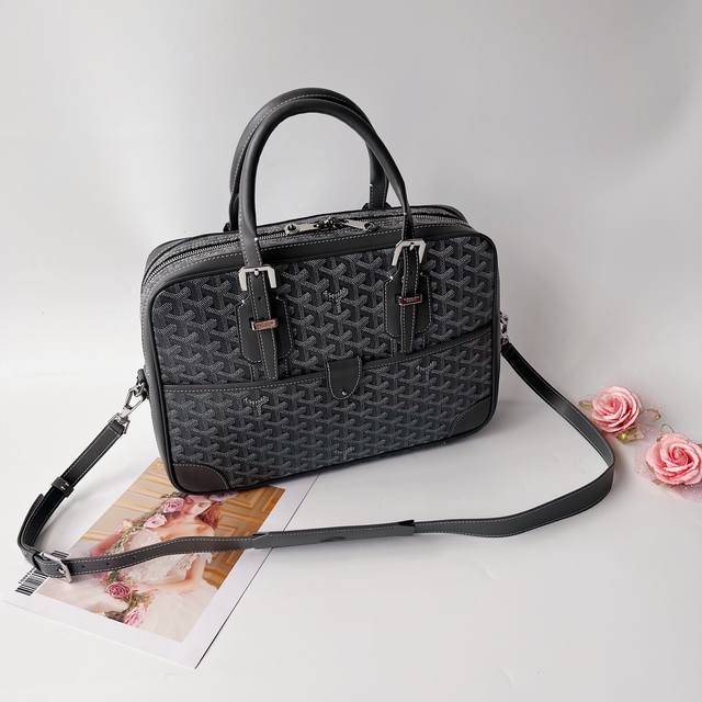 Goyard Ambassad Messagebag briefcase Ambassade series is designed to meet the ne