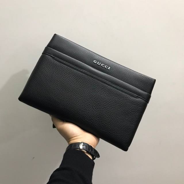 Premium original Gucci men's casual wallet with 6 card slots, a rear zippered c