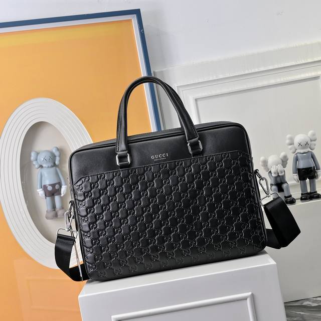 Gucci briefcase, laptop bag, handbag, exquisite inlay work, classic and versatil