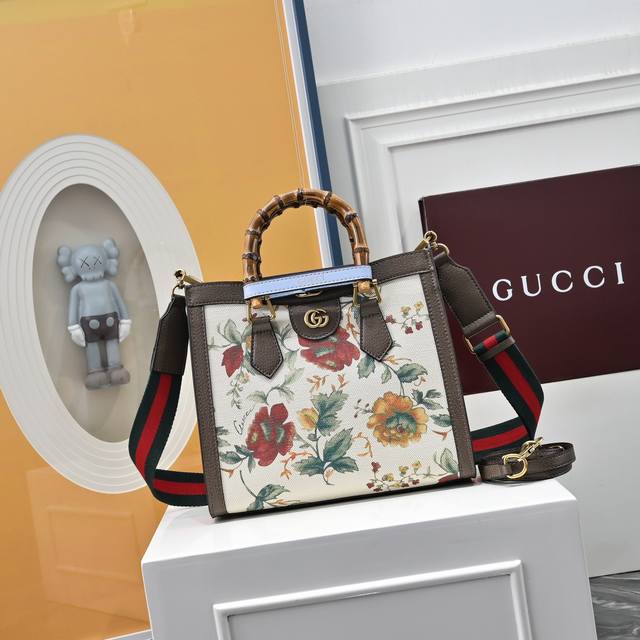 This new Gucci 1955 vintage bamboo bag is love at first sight! It's so beautifu