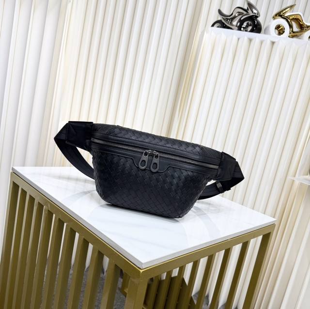 Bv The latest men's waist bag, original quality, made from the official website.