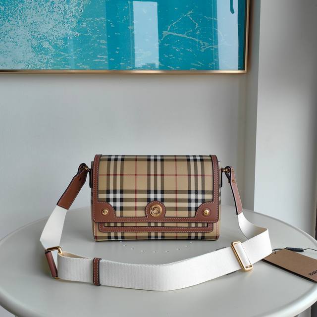Premium version of this original leather B&Q Note bag, inspired by the brand's