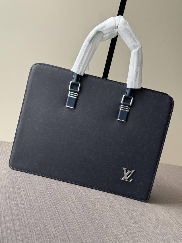 The latest hot-selling Lv combination lock briefcase from the top-tier Mouse cou