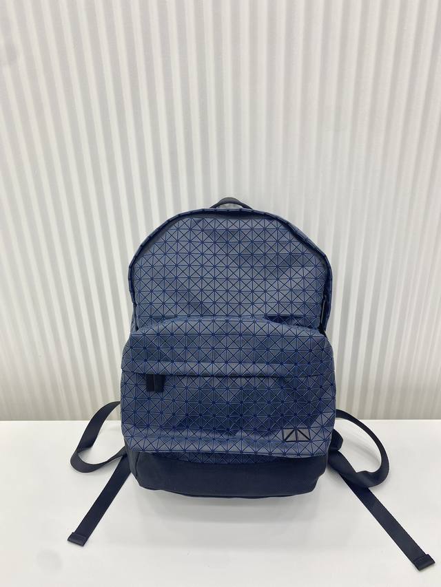 Large quantities of original goods have been shipped. #TheInSingleItem# Issey M