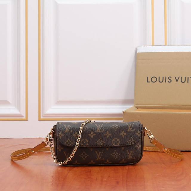 is a high-end replica. The M81911 M81992 Wallet On Chain Ivy handbag is crafted