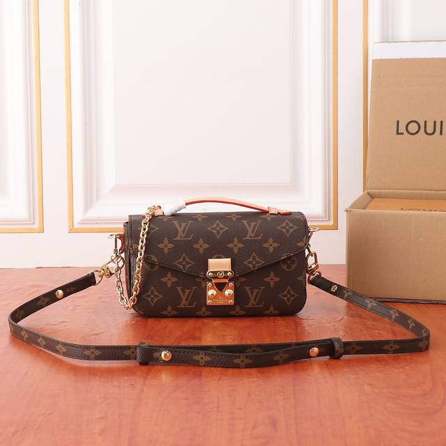 M46279 Monogram Lv Messenger Bag. The small East West M