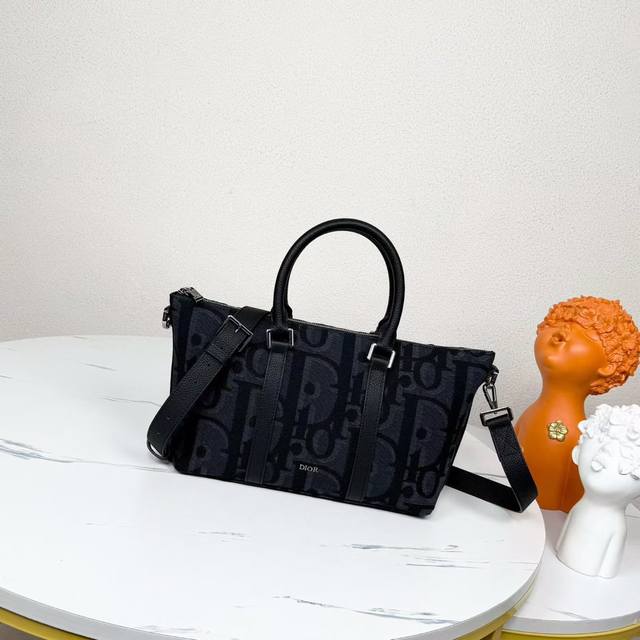 The most premium version on the market. Compare Weekender 25 Handbag This Weeke
