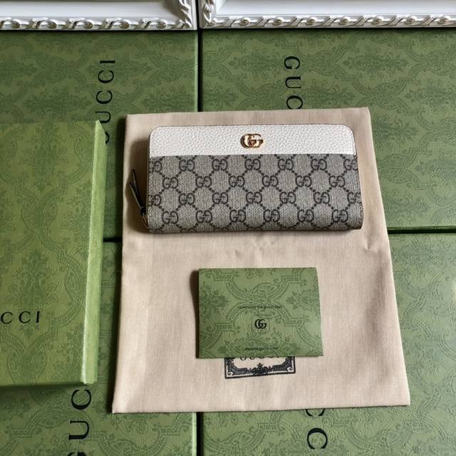 This premium Gucci new product features imported leather and imported thread. T
