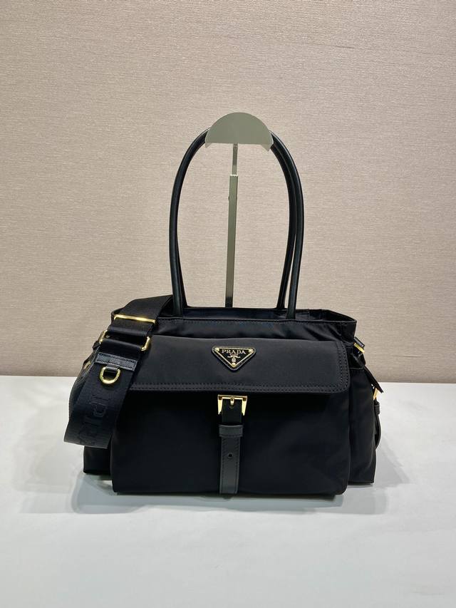 New Handbag 1Bg596 This handbag is made of imported nylon and calfskin. Premium
