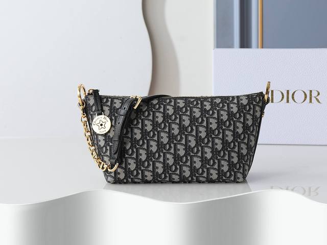 Style No. 3202 blue and black printed Diorstar Hobo chain handbag, zipper closu