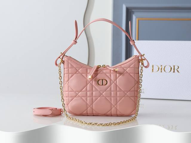 Style number S5253 Sheepskin pink decorated with oversized rattan check stitchi