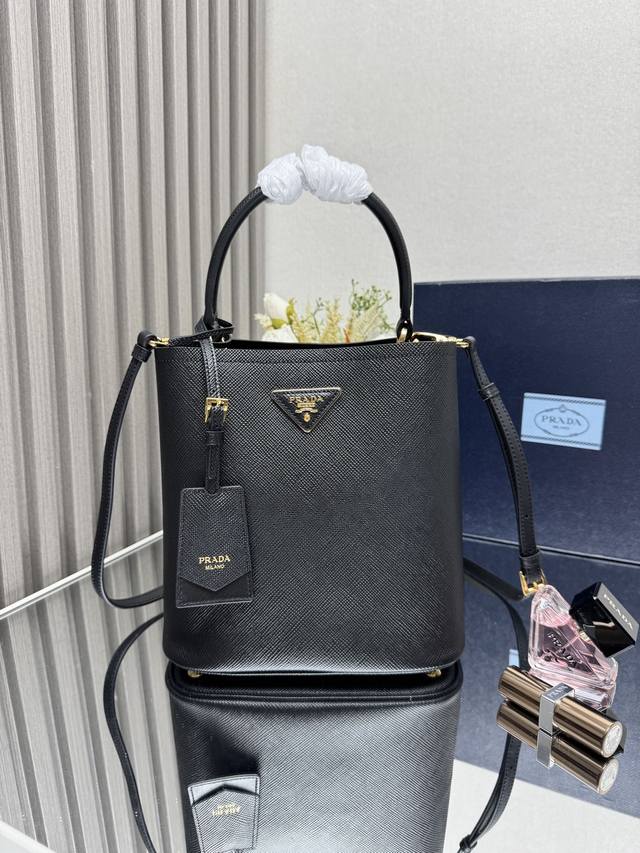 Top-quality original latest hit 1Ba212 bucket bag with new tag model Saffiano le