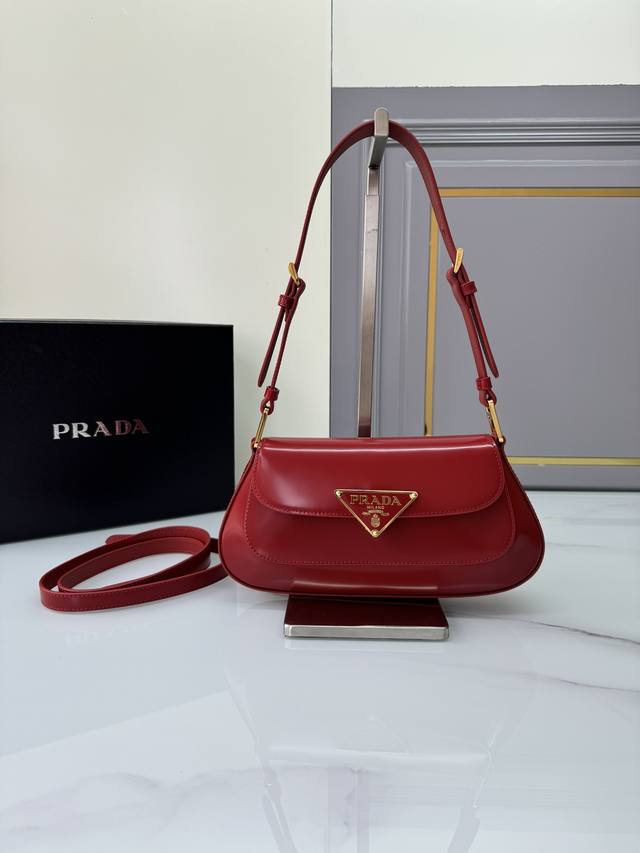 New Underarm Bag 1Bd345 The sleek, curved design lends this shoulder bag a refi
