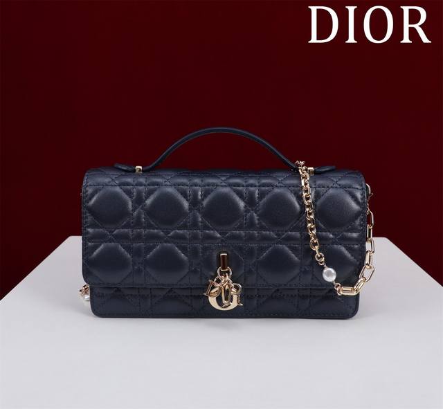 Lady Dior Pearl Clutch/Crossbody Bag (Ddd) Model: 0980# Lambskin (Ddd) Size: 21*