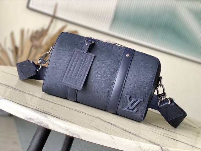 Top-grade original single item, first-layer leather, M11602. This City Keepall h