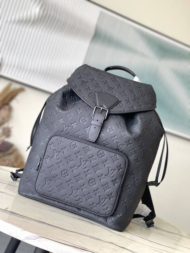 Top-grade original single item, M23127. This Montsouris backpack is made of Mono