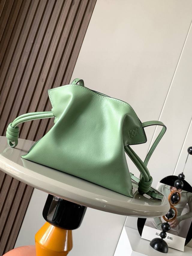 National Day Special Offer Mini 23cm New Nappa Calf Leather Flamenco Handbag. Th