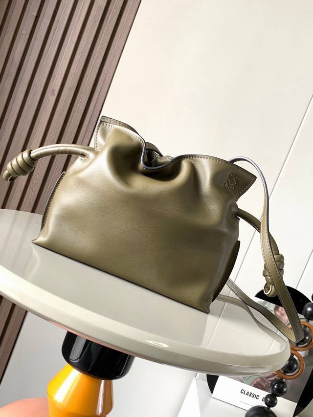 National Day Special Offer Mini 23cm New Nappa Calf Leather Flamenco Handbag. Th