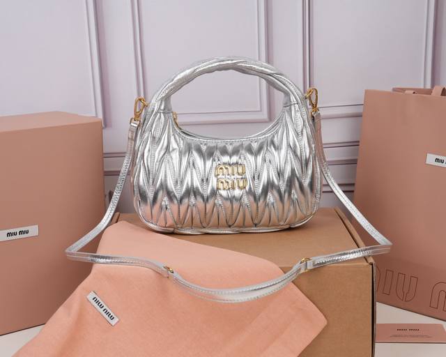 Premium Original Leather 5Bc125 Miuwander Handbag, made of imported lambskin wit