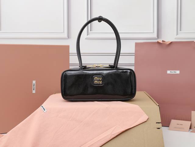 Premium Original Leather 5Bb173M Brand New Bowling Bag, handcrafted with brand n