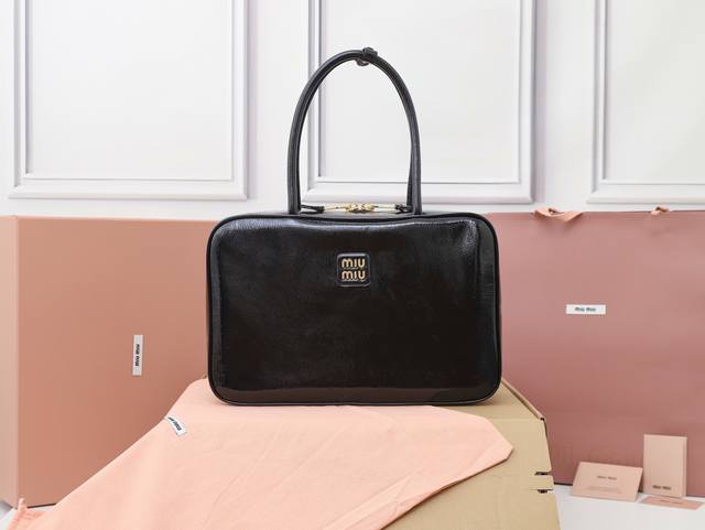 Premium Original Leather 5Bb117M New Briefcase, handcrafted with brand new oil-w