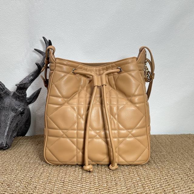 This D-Motion handbag in apricot is absolutely stunning! It's a new addition to
