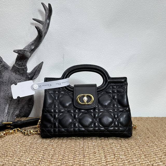 Jolie Top Handle Mini Chain Bag, Black (Ddd) Help! I'm completely powerless agai