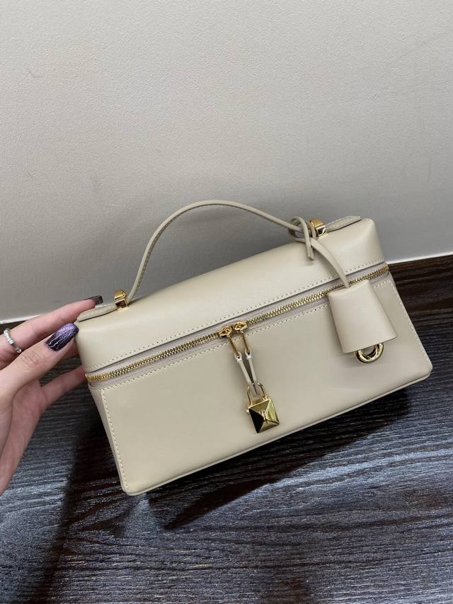 Original factory leather, same quality as export version, in stock | - | Light f